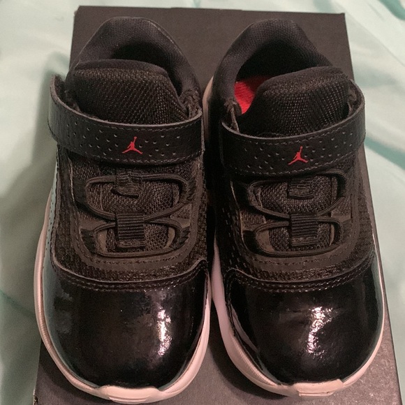 LIKE NEW toddler Jordan 11's! - Picture 3 of 8